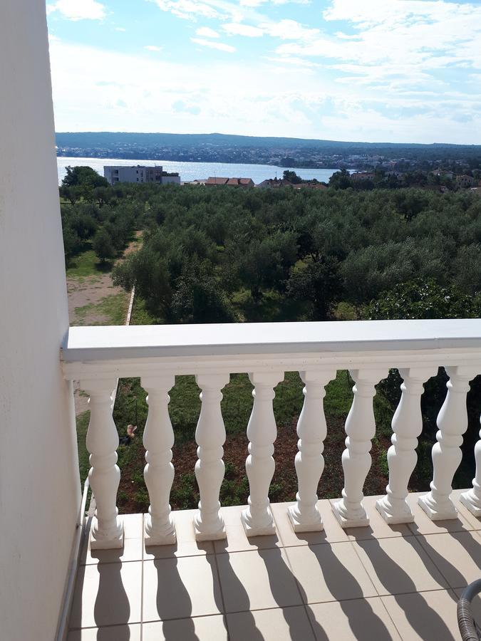 Guest House Katarina Malinska Eksteriør billede